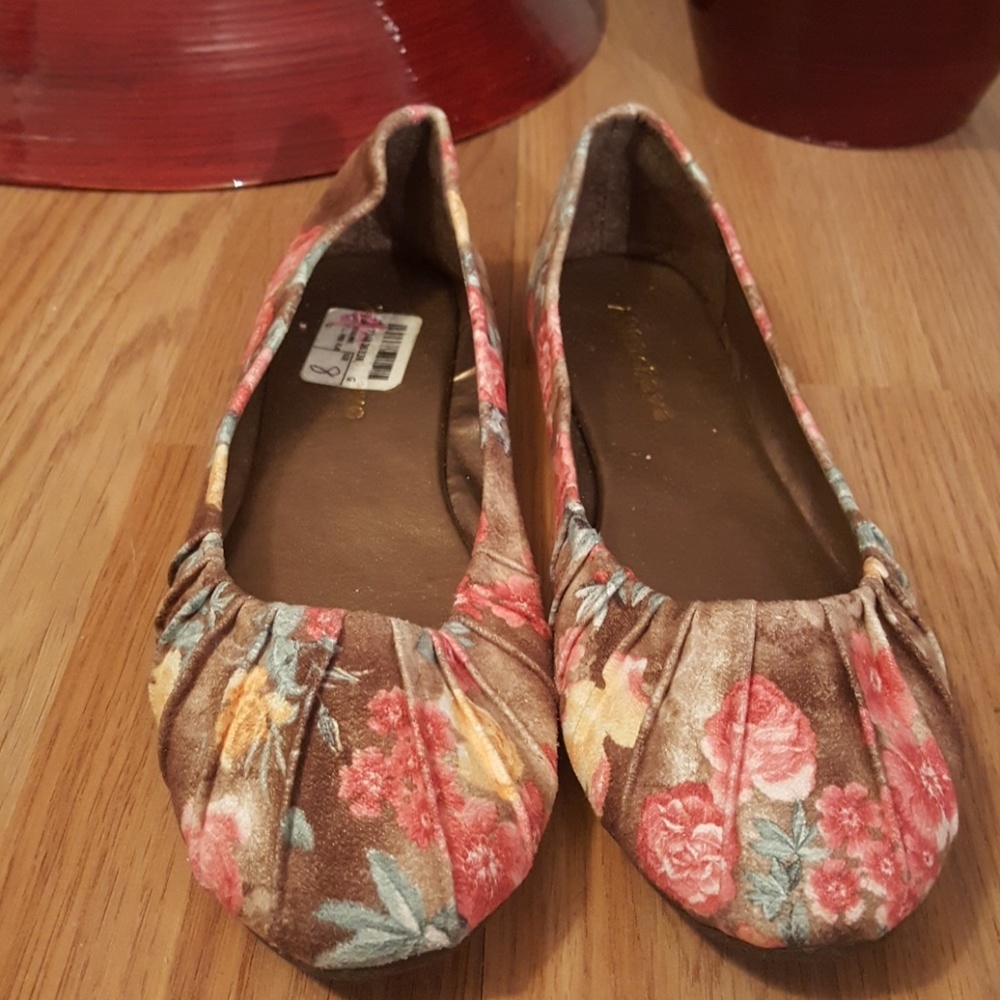 Misbehave Multi color flat shoes 8